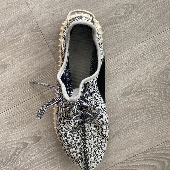 SOLD•Adidas Yeezy Boost 350 Turtledove - Picture 5 of 7